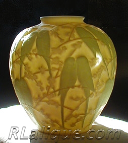 R Lalique Vase Perruches Fake - Not by Rene Lalique