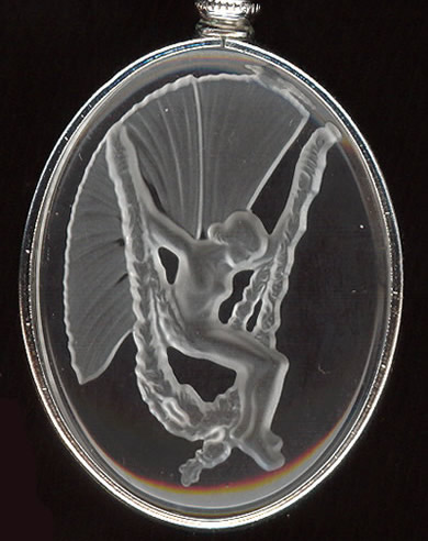 Figurine Se Balancant Rene Lalique Pendant Close Call Copy