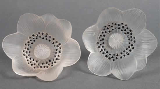 Rene Lalique Anemone Ouverte Paperweight