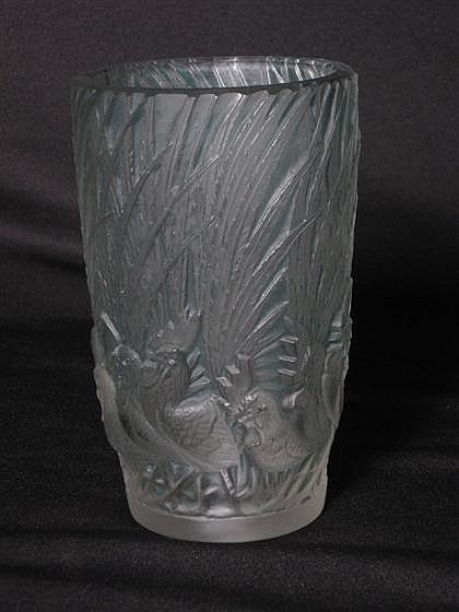 Rene Lalique Vase Coqs et Plumes
