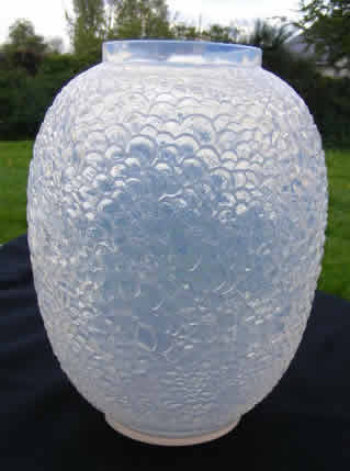 Rene Lalique Vase Ecailles