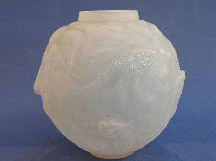 Rene Lalique Vase Formose