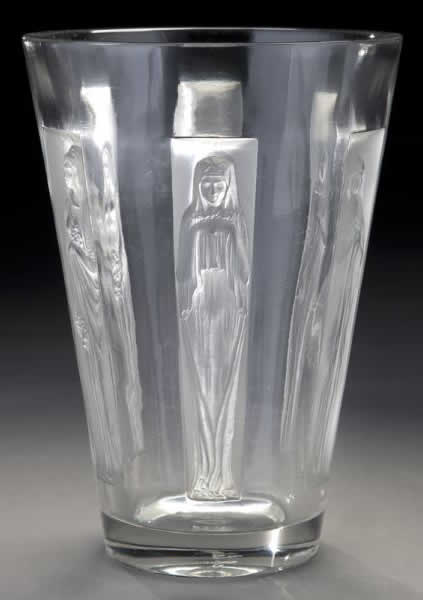 Rene Lalique Vase Gobelet Six Figurines
