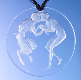Rene Lalique Le Baiser Pendant