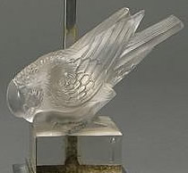 Rene Lalique Moineau Sur Socle Ailes Croisees Paperweight
