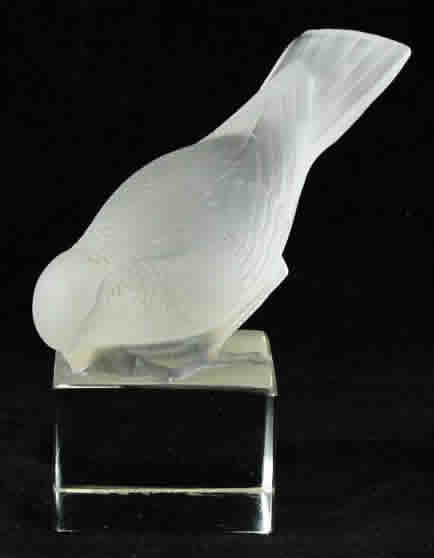 Rene Lalique Moineau Sur Socle Ailes Fermees Paperweight