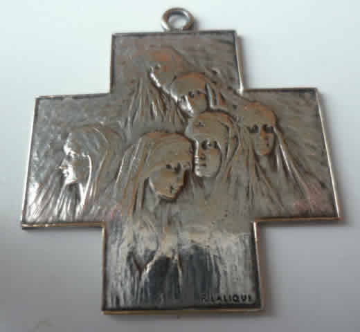 Rene Lalique Nurses Pendant