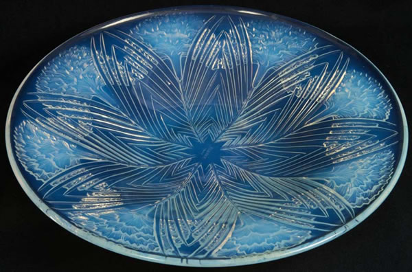 Rene Lalique Coupe Ouverte Oeillets