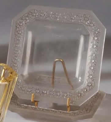 Rene Lalique Plate Paquerettes