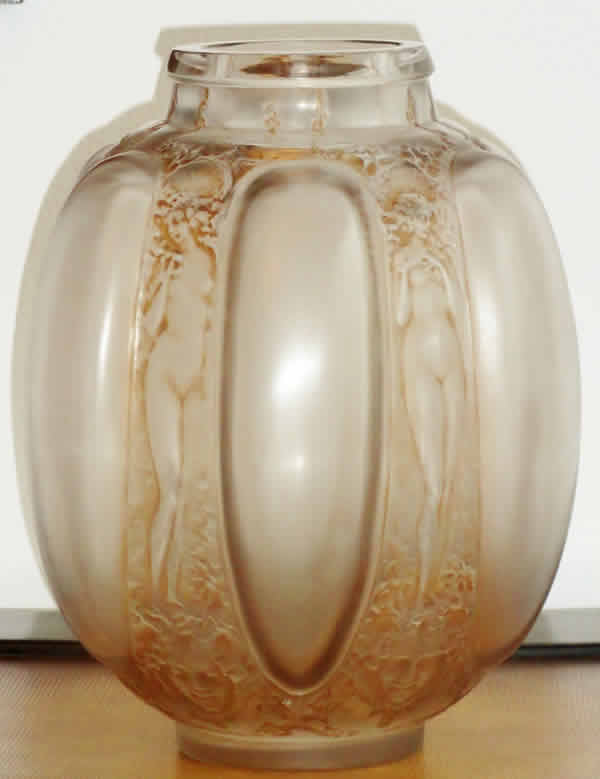 Rene Lalique Vase Six Figurines Et Masques