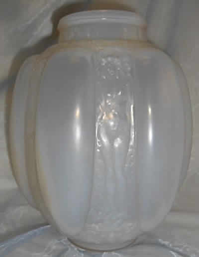 Rene Lalique Vase Six Figurines Et Masques