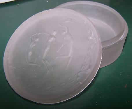 Rene Lalique Powder Box Trois Figurines