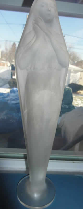 Rene Lalique Statue Voilee Mains Joints