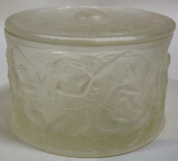 Rene Lalique Box Top Figurines Et Guirlandes