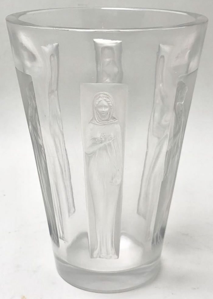 Rene Lalique Vase Gobelet Six Figurines