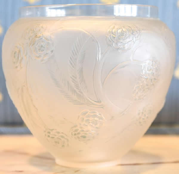 Rene Lalique Vase Nefliers