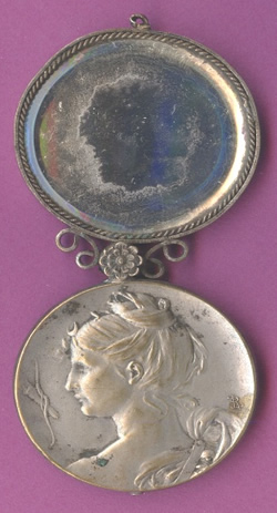Fake Rene Lalique Locket