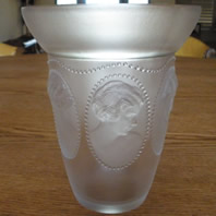 R Lalique Vase Medaillons